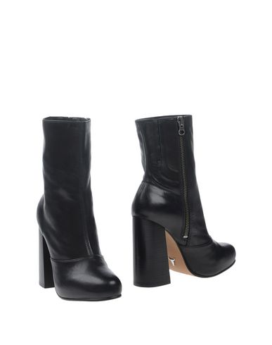 windsor smith dani black