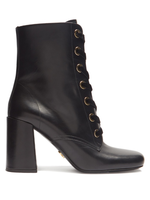 boots with velvet laces