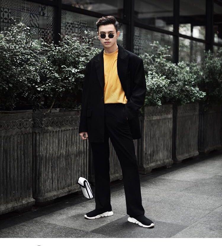 balenciaga speed trainer with suit
